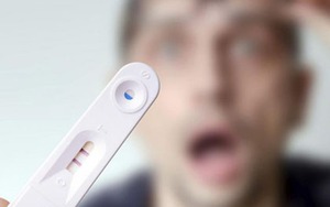 Quà Noel bất ngờ: Que thử thai 'hai vạch'